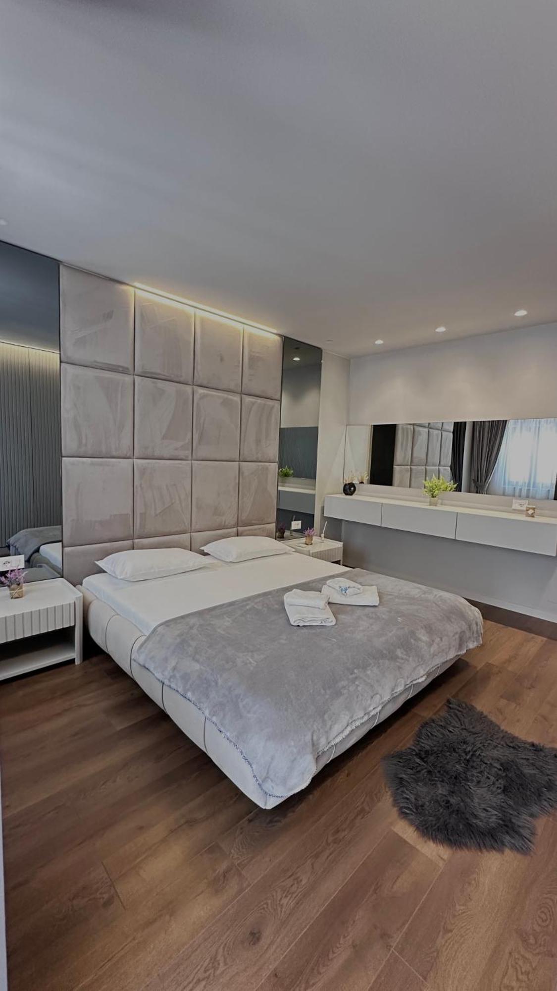 Frida Luxury Apartment Tirana Exterior foto